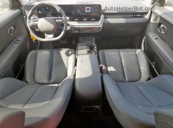 7YAKN4DA2SY009526 2025 HYUNDAI IONIQ Gray წინა პანელის ხედი