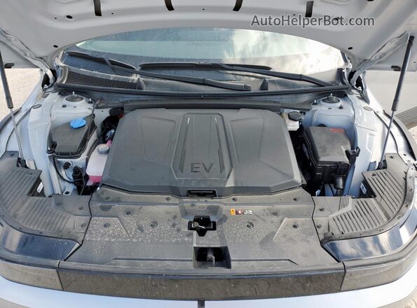7YAKN4DA2SY009526 2025 HYUNDAI IONIQ Gray უკანა სალონის ხედი