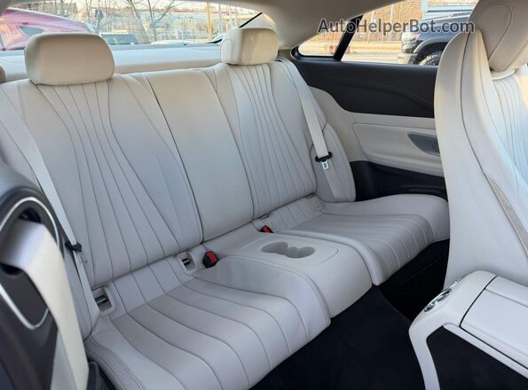 WDD1J6GB6JF019068 2018 MERCEDES-BENZ E-CLASS Золотой Вид салона спереди