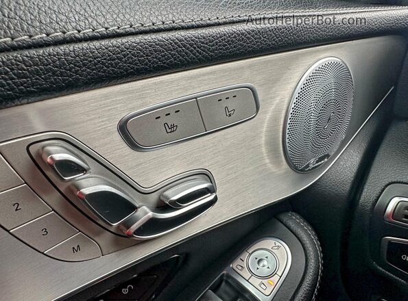 WDC0G6EB0KF518175 2019 MERCEDES-BENZ GLC-CLASS Gray Vista del compartimento del motor