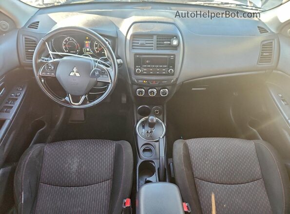 JA4AP3AU4HZ047052 2017 MITSUBISHI OUTLANDER White 