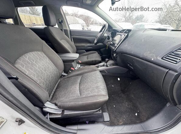 JA4APUAU6NU021650 2022 MITSUBISHI OUTLANDER White 