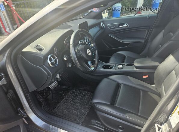 WDCTG4GB6JJ419015 2018 MERCEDES-BENZ GLA Gray 