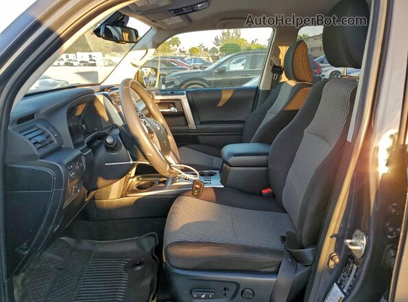 JTEEU5JR8R5312891 2024 TOYOTA 4RUNNER Серый Вид панели приборов