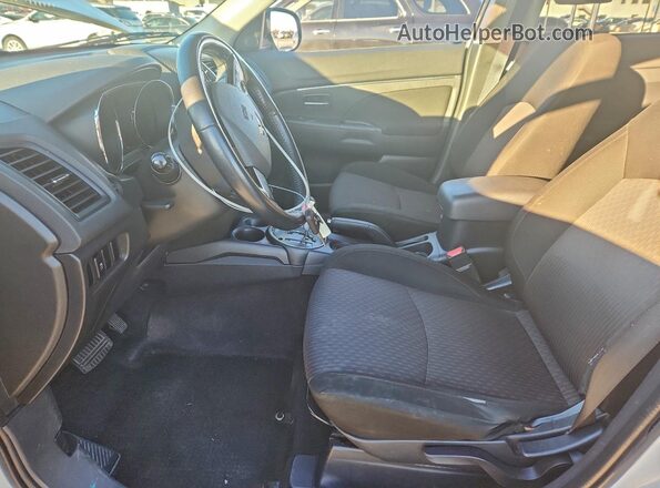 JA4AP3AU4HZ047052 2017 MITSUBISHI OUTLANDER White 
