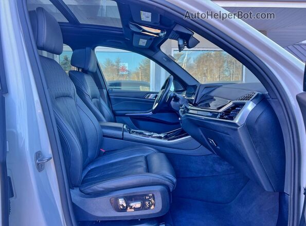 5UX43EU01S9Y38941 2025 BMW X5 White უკანა ხედი