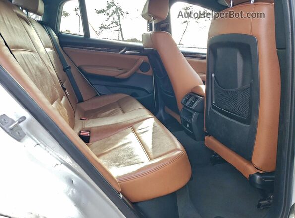 5UXXW3C57H0T78137 2017 BMW X4 White Widok komory silnika