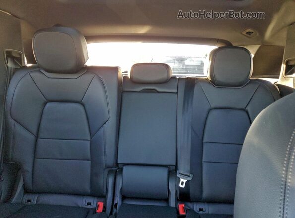 WP1AA2AY2RDA03634 2024 PORSCHE CAYENNE Black Widok wnętrza z tyłu