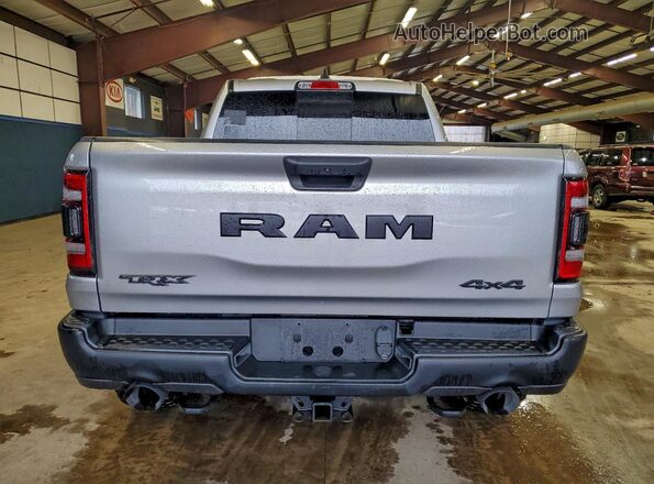 1C6SRFU98NN393094 2022 RAM 1500 Silver Vista interior delantera
