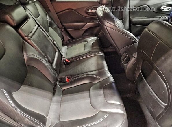 1C4PJMLNXKD237357 2019 JEEP GRAND CHER Green Вид задньої частини салону