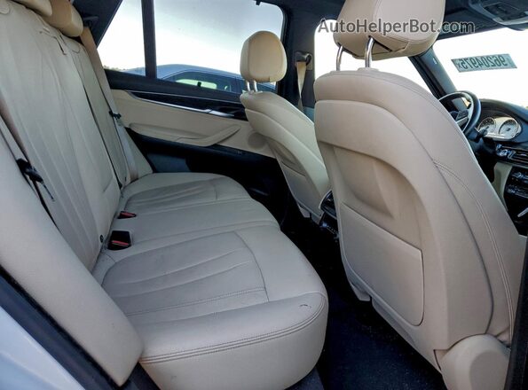 5UXKT0C56J0W02151 2018 BMW X5 White 