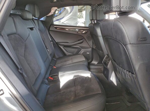 WP1AA2A51MLB04359 2021 PORSCHE MACAN Silver Widok wnętrza z tyłu