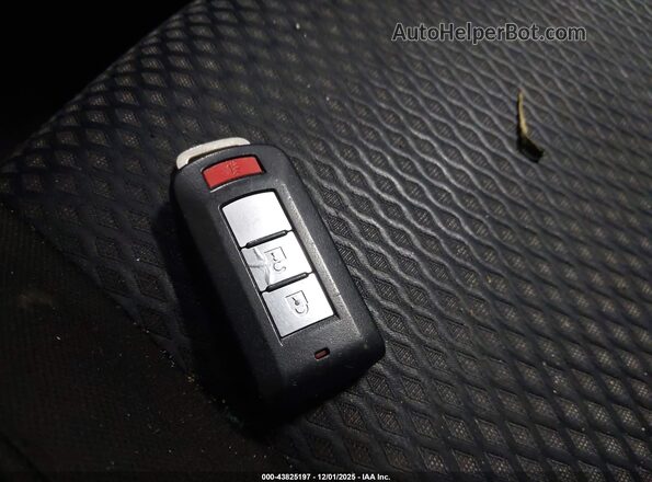 JA4AD3A30JJ002145 2018 MITSUBISHI OUTLANDER Серый Вид панели приборов