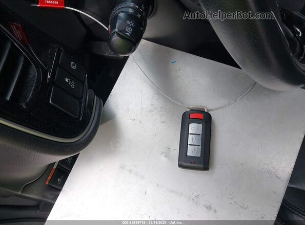 JA4AD3A36LJ000449 2020 MITSUBISHI OUTLANDER Серебряный Вид панели приборов