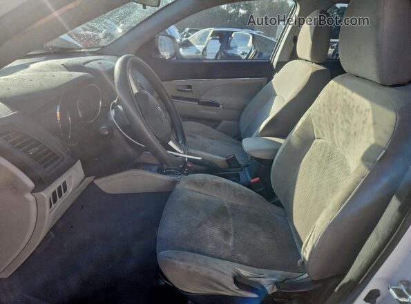 JA4AP3AU2JZ012175 2018 MITSUBISHI OUTLANDER White 