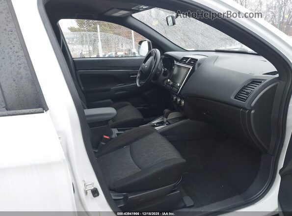 JA4AP3AU7LU031059 2020 MITSUBISHI OUTLANDER SPORT White Вид салону спереду