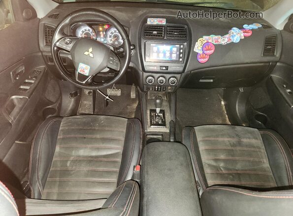 JA4AP3AWXJU014898 2018 MITSUBISHI OUTLANDER Gray 