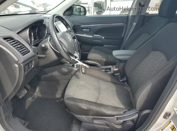JA4AP4AU7LU022643 2020 MITSUBISHI OUTLANDER Silver Vista interior delantera