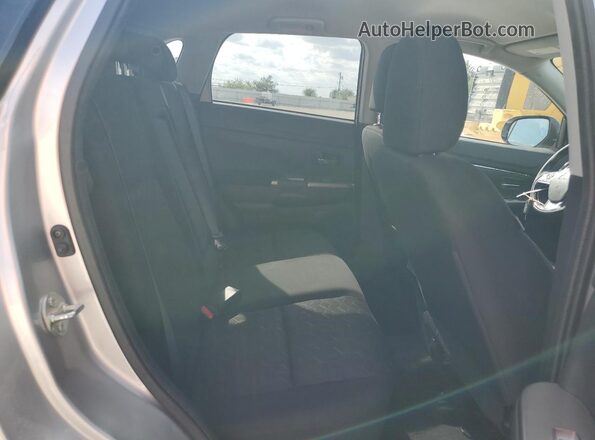 JA4AP4AU7LU022643 2020 MITSUBISHI OUTLANDER Silver Vista interior trasera