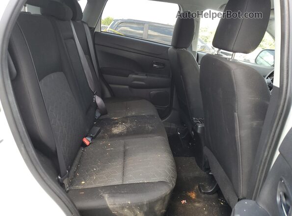 JA4APUAU6MU004751 2021 MITSUBISHI OUTLANDER Белый Вид задних сидений