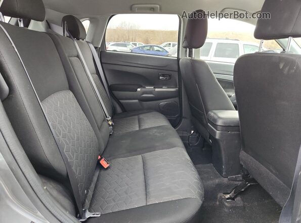 JA4ARUAU5MU017775 2021 MITSUBISHI OUTLANDER Gray Rear interior view
