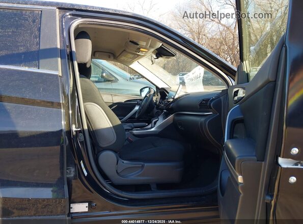 JA4ATVAAXRZ010697 2024 MITSUBISHI ECLIPSE CROSS Черный Вид салона спереди