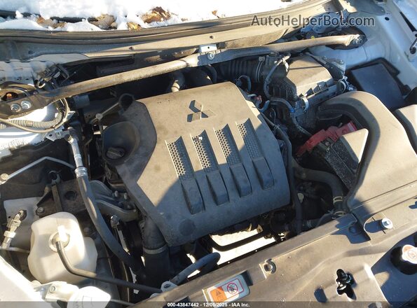 JA4ATWAA2RZ017794 2024 MITSUBISHI ECLIPSE CROSS Белый Вид сзади