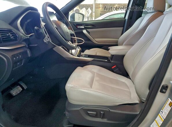 JA4ATWAA2RZ070656 2024 MITSUBISHI ECLIPSE Серебряный Вид салона спереди