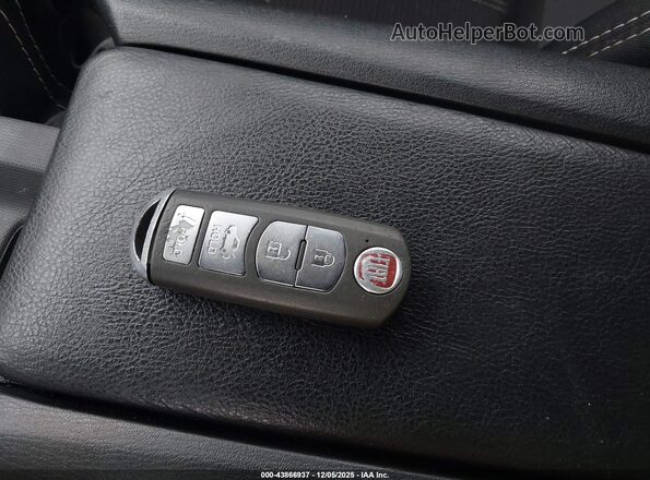 JC1NFAEK8H0128077 2017 FIAT 124 SPIDER Silver Առջևի վահանակի տեսք