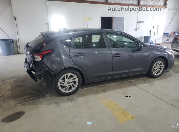 JF1GUABC8S8275559 2025 SUBARU IMPREZA Серый Задняя правая четверть