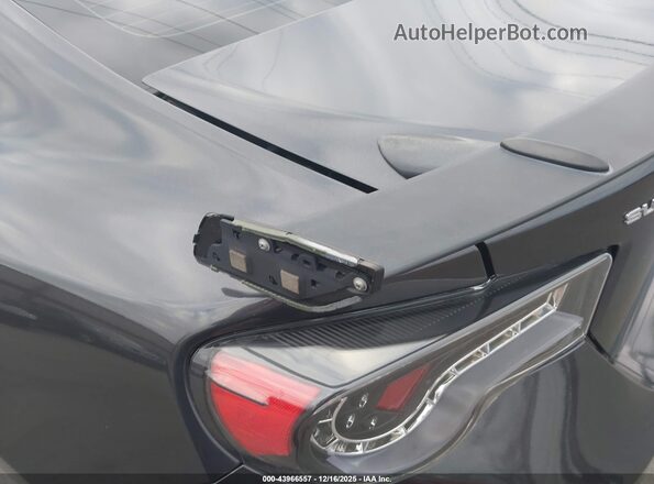 JF1ZCAC16J8602709 2018 SUBARU BRZ Gray Front view