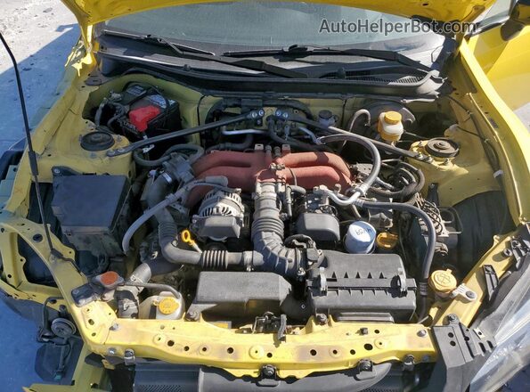 JF1ZCAC19H9601123 2017 SUBARU BRZ Yellow Widok wnętrza z tyłu