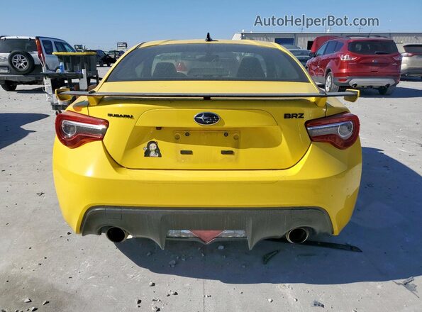 JF1ZCAC19H9601123 2017 SUBARU BRZ Yellow Widok z tyłu