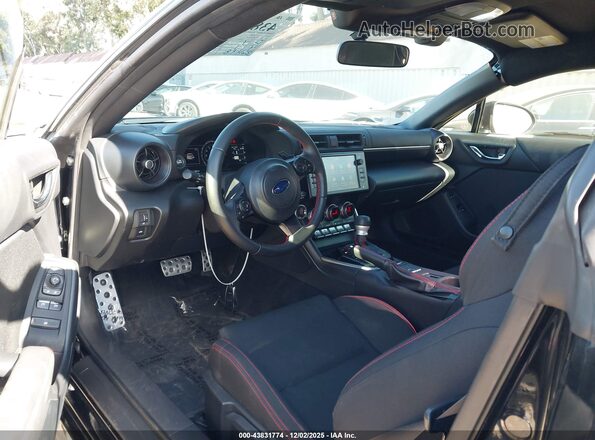JF1ZDBC18P8701334 2023 SUBARU BRZ Black წინა სალონის ხედი