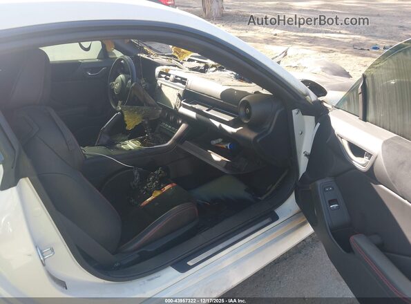 JF1ZDBE1XP9702847 2023 SUBARU BRZ White Вид салону спереду