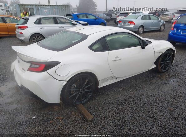 JF1ZNBE17P9753932 2023 TOYOTA GR86 White უკანა მარჯვენა