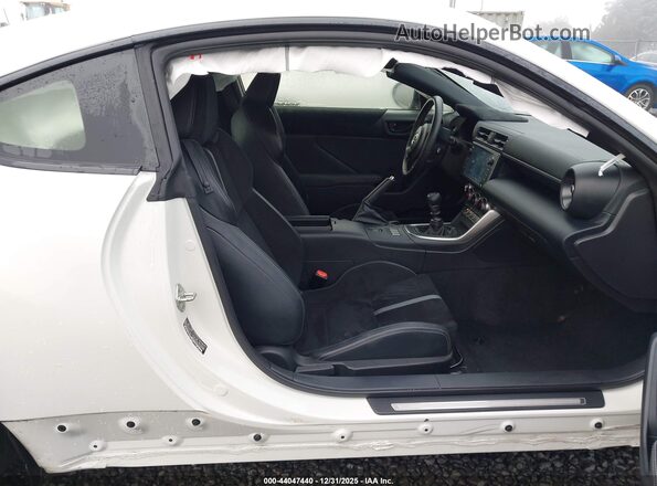 JF1ZNBE17P9753932 2023 TOYOTA GR86 White წინა სალონის ხედი