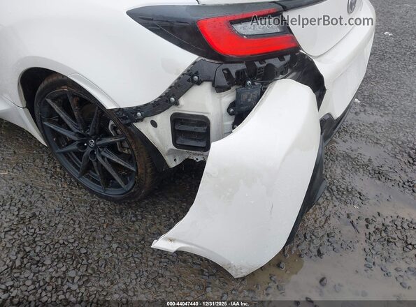 JF1ZNBE17P9753932 2023 TOYOTA GR86 White 