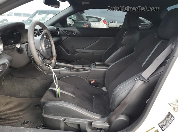 JF1ZNBF18P8765530 2023 TOYOTA GR White Widok wnętrza z przodu
