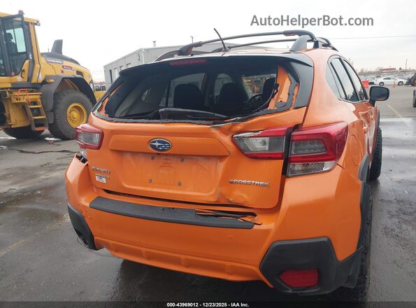 JF2GTAAC3LG220718 2020 SUBARU CROSSTREK Orange Вид спереду