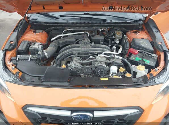 JF2GTAAC3LG220718 2020 SUBARU CROSSTREK Orange Вид ззаду