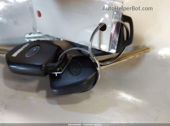 JF2GTABC2PH212821 2023 SUBARU CROSSTREK Silver Vista del salpicadero