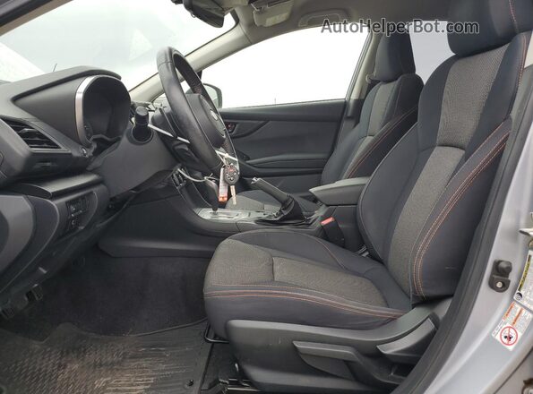 JF2GTADC7JH217274 2018 SUBARU CROSSTREK Silver წინა სალონის ხედი