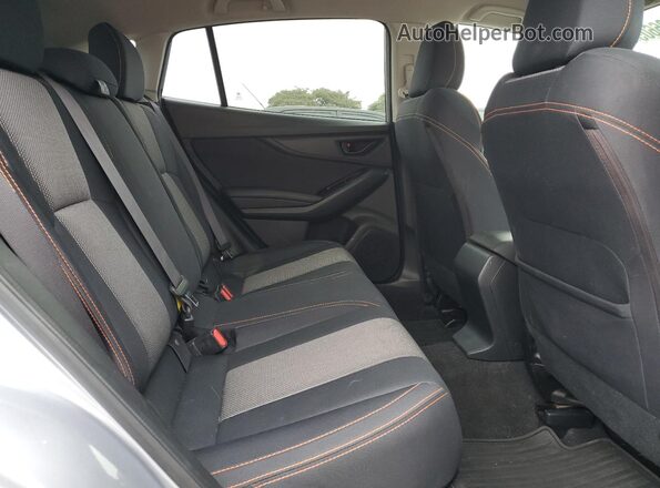 JF2GTADC7JH217274 2018 SUBARU CROSSTREK Silver უკანა სალონის ხედი