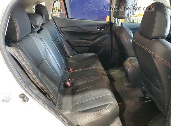 JF2GTALC3JH211196 2018 SUBARU CROSSTREK Blue Սալոնի հետևի տեսք