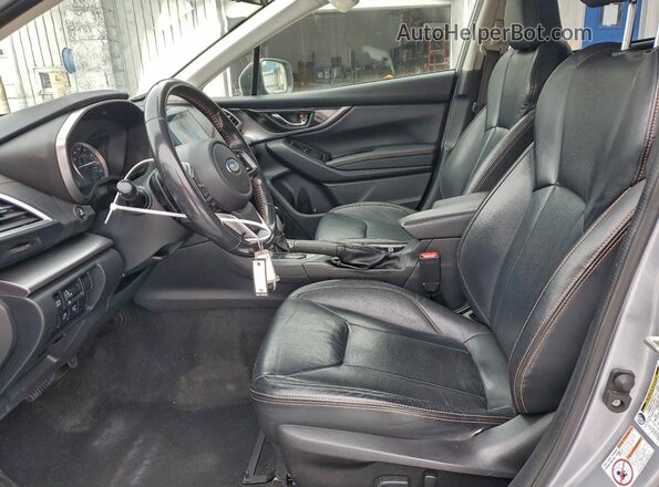 JF2GTAMC6L8203532 2020 SUBARU CROSSTREK Серебряный Вид салона спереди