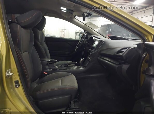 JF2GTAPC3NH213238 2022 SUBARU CROSSTREK Green Widok wnętrza z przodu