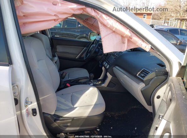 JF2SJABC3JH617447 2018 SUBARU FORESTER 2.5 White 