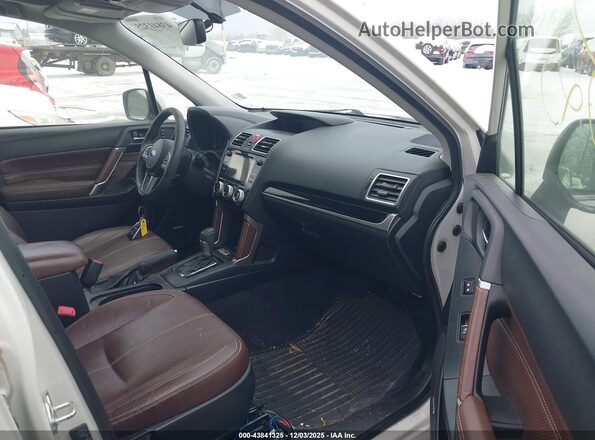 JF2SJATC4HH513882 2017 SUBARU FORESTER 2.5I TO Белый Вид салона спереди