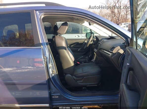 JF2SJAWC0HH516483 2017 SUBARU FORESTER 2.5I TO Blue Widok wnętrza z przodu